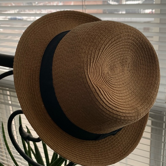Classic straw fedora in natural by Talula (an Aritzia brand) - Picture 4 of 7